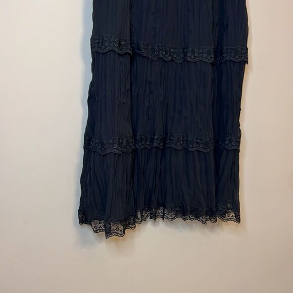 Lane Bryant Crepe and Lace Trimmed Tiered Dress - Size 18 - Picture 3 of 16